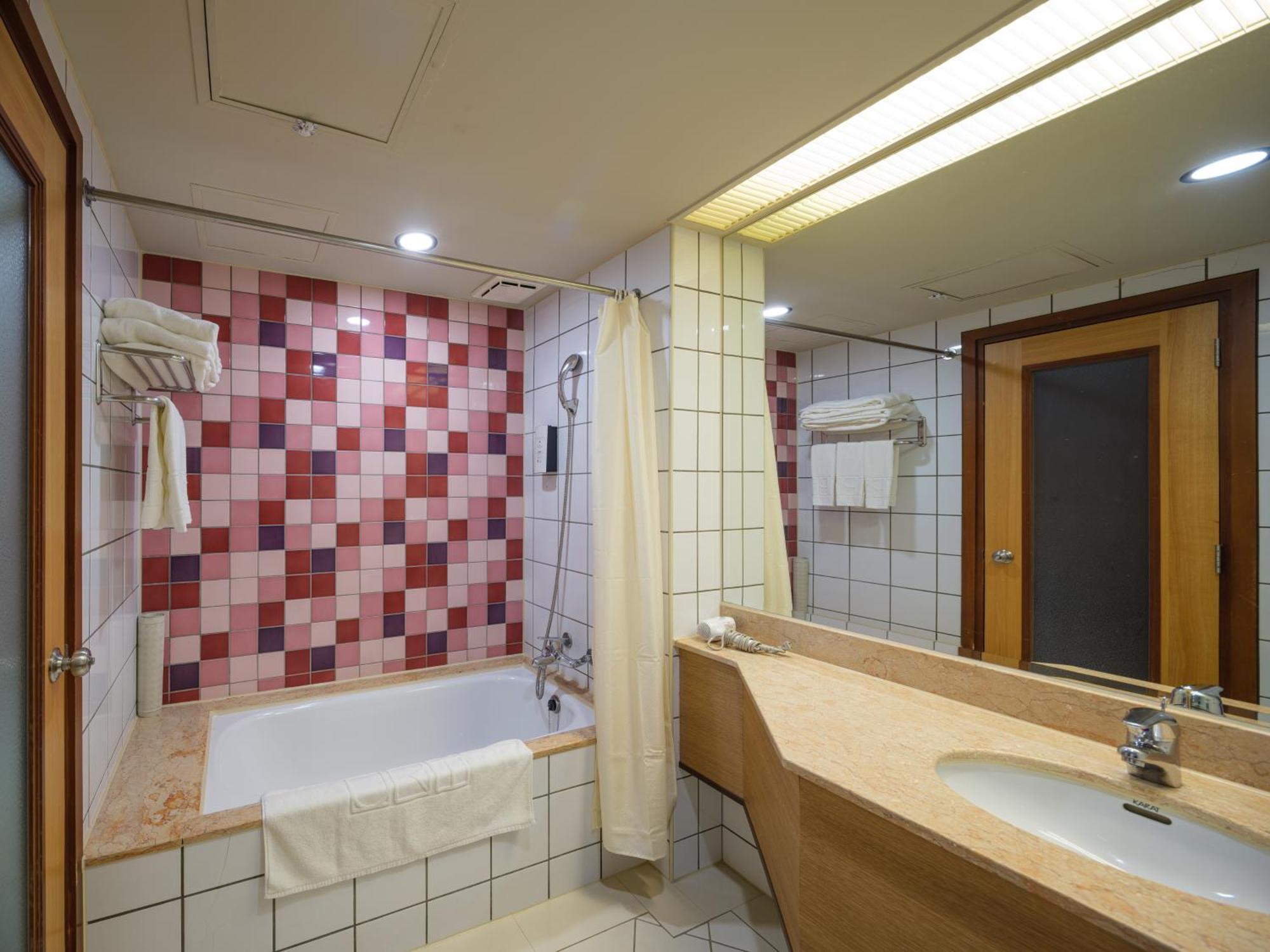 Rich & Free Hotel - Fuzhong 富逸旅趣-板橋府中館 Taipei Exterior foto