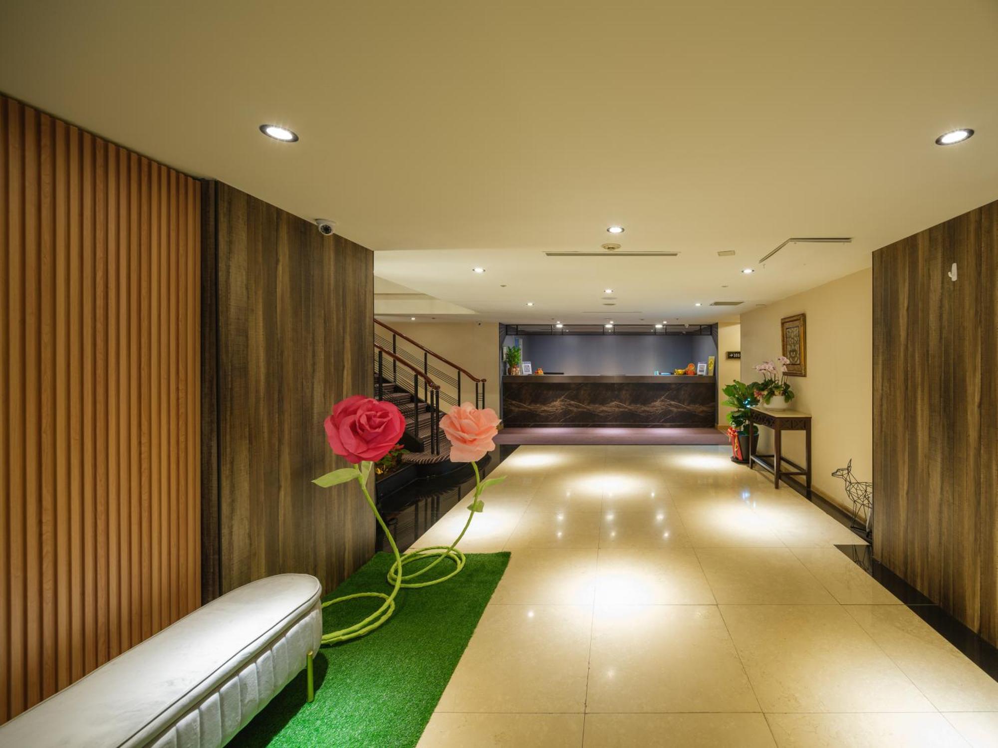 Rich & Free Hotel - Fuzhong 富逸旅趣-板橋府中館 Taipei Exterior foto