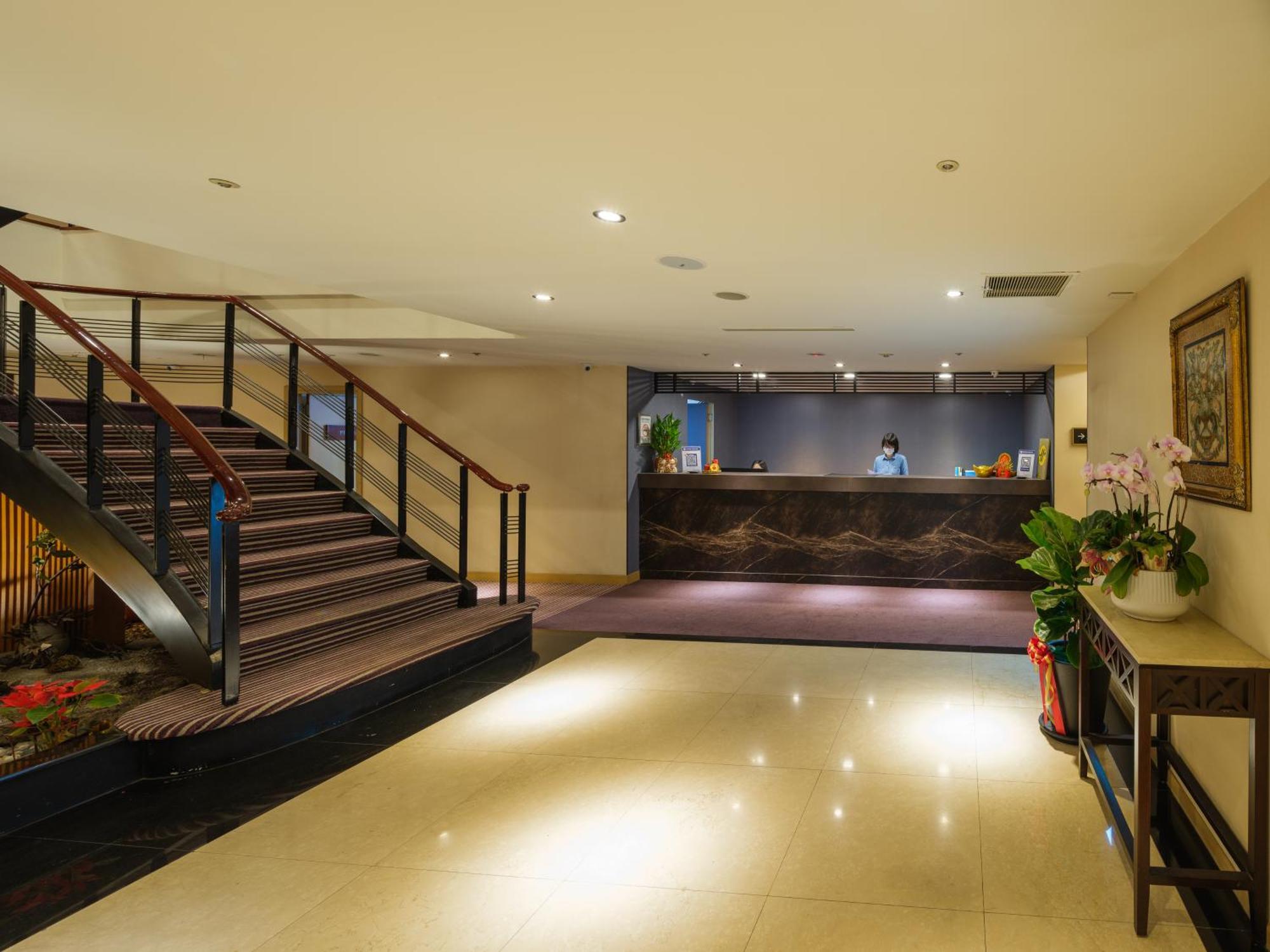 Rich & Free Hotel - Fuzhong 富逸旅趣-板橋府中館 Taipei Exterior foto