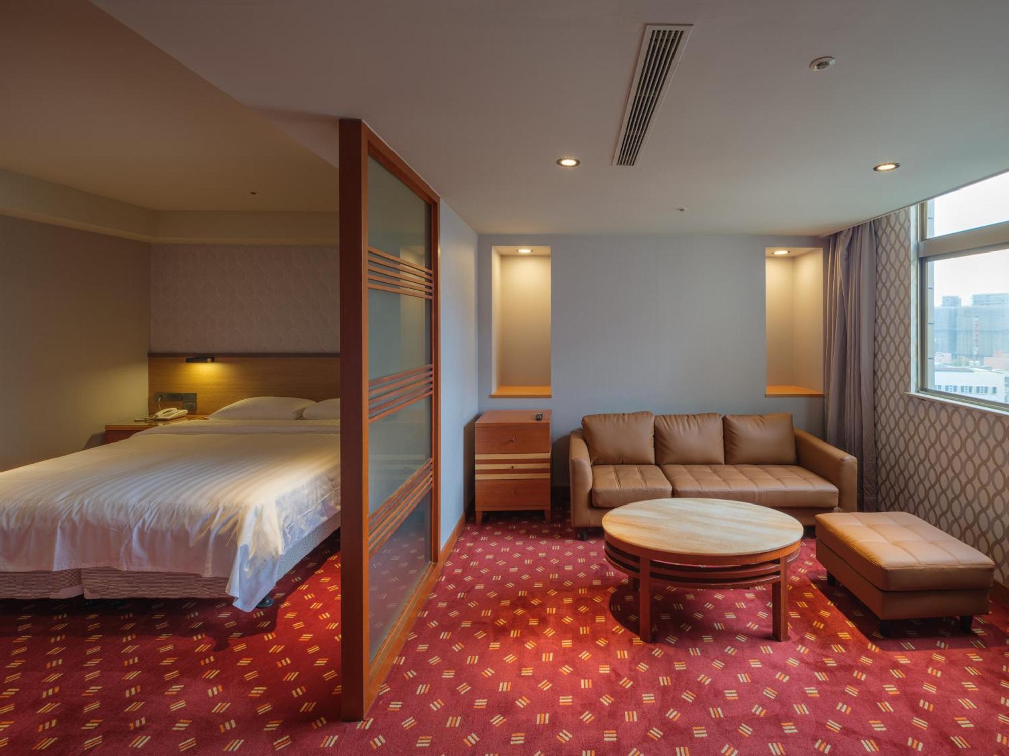 Rich & Free Hotel - Fuzhong 富逸旅趣-板橋府中館 Taipei Exterior foto